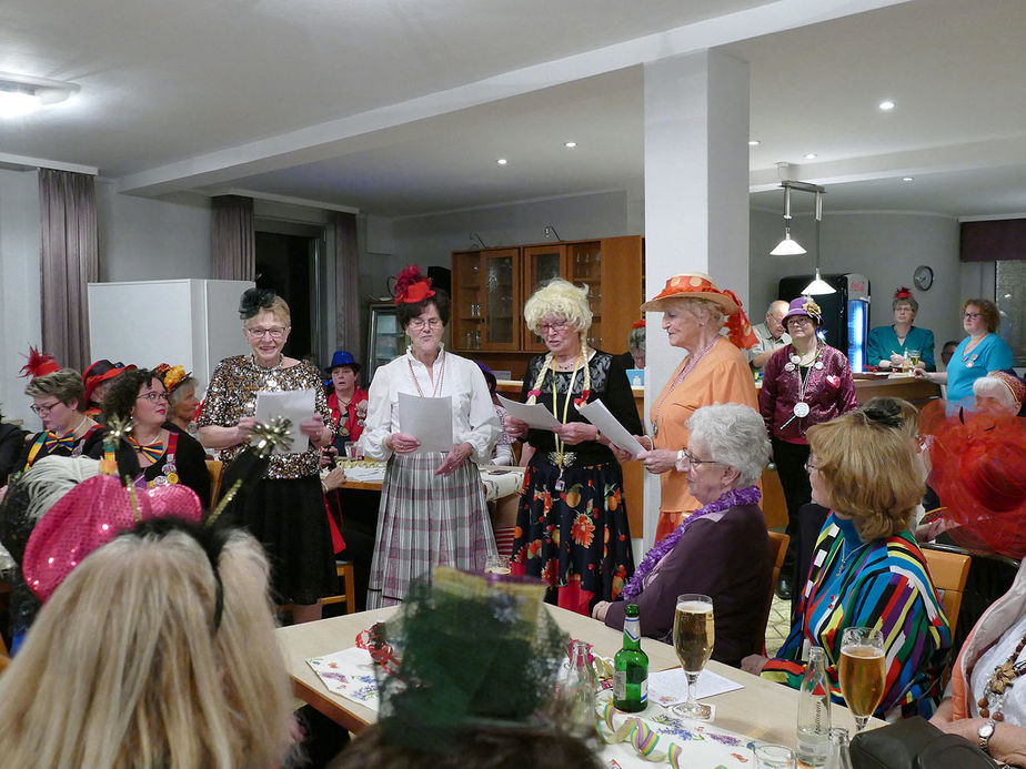 Frauenkarneval der kfd im Landhotel Weinrich (Foto: Karl-Franz Thiede)